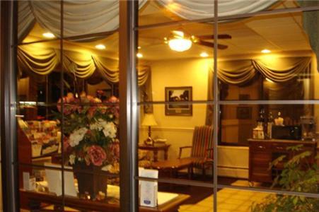 Colonie Inn And Suites Латам Экстерьер фото